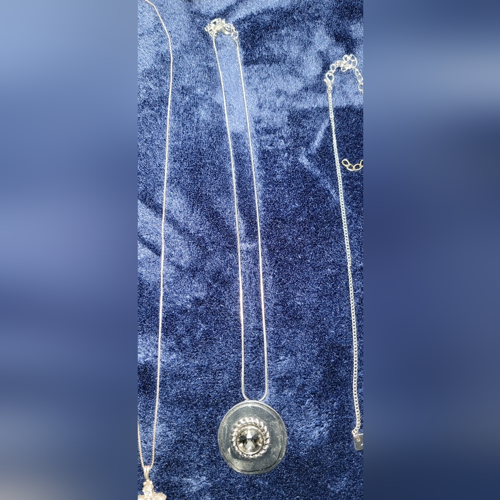 Short silver necklace